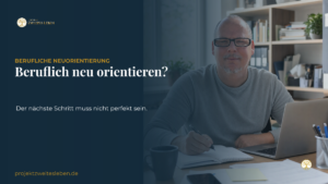 Der Arbeitsmarkt wird zäher: Was ist jetzt dein nächster beruflicher Schritt? Markus in einer hellen Arbeitsumgebung als Symbol für berufliche Neuorientierung ab 50